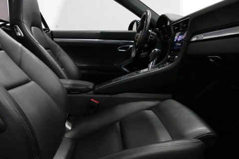 Porsche 911 Cabrio 3.0 Carrera S / Sportuitlaat / Elektr. verstelbare stoelen + memory (14wegs) / PDLS+ / Sport-Chrono Pakket / Stoelverwarming / Apple Carplay / BOSE audio systeem / 21'' LMV / Achteruitrijcamera / Cruise Control