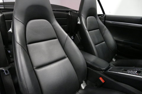 Porsche 911 Cabrio 3.0 Carrera S / Sportuitlaat / Elektr. verstelbare stoelen + memory (14wegs) / PDLS+ / Sport-Chrono Pakket / Stoelverwarming / Apple Carplay / BOSE audio systeem / 21'' LMV / Achteruitrijcamera / Cruise Control