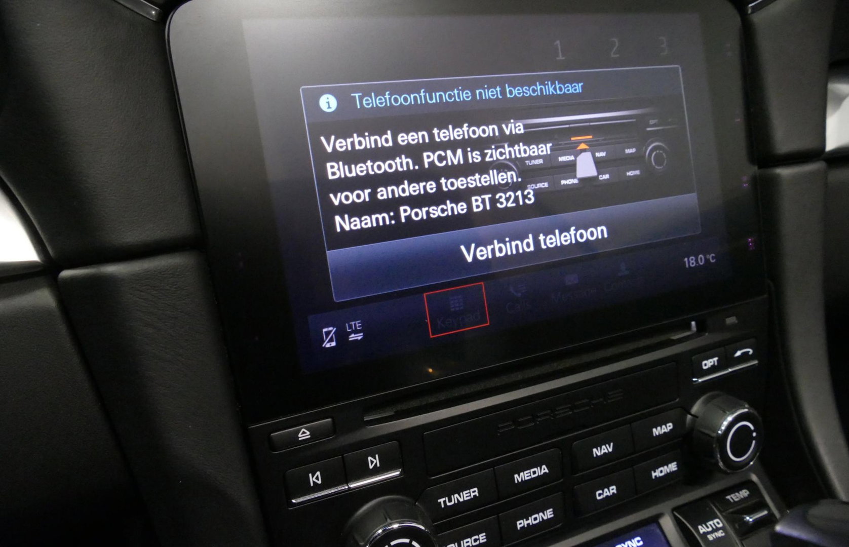 Porsche 911 Cabrio 3.0 Carrera S / Sportuitlaat / Elektr. verstelbare stoelen + memory (14wegs) / PDLS+ / Sport-Chrono Pakket / Stoelverwarming / Apple Carplay / BOSE audio systeem / 21'' LMV / Achteruitrijcamera / Cruise Control