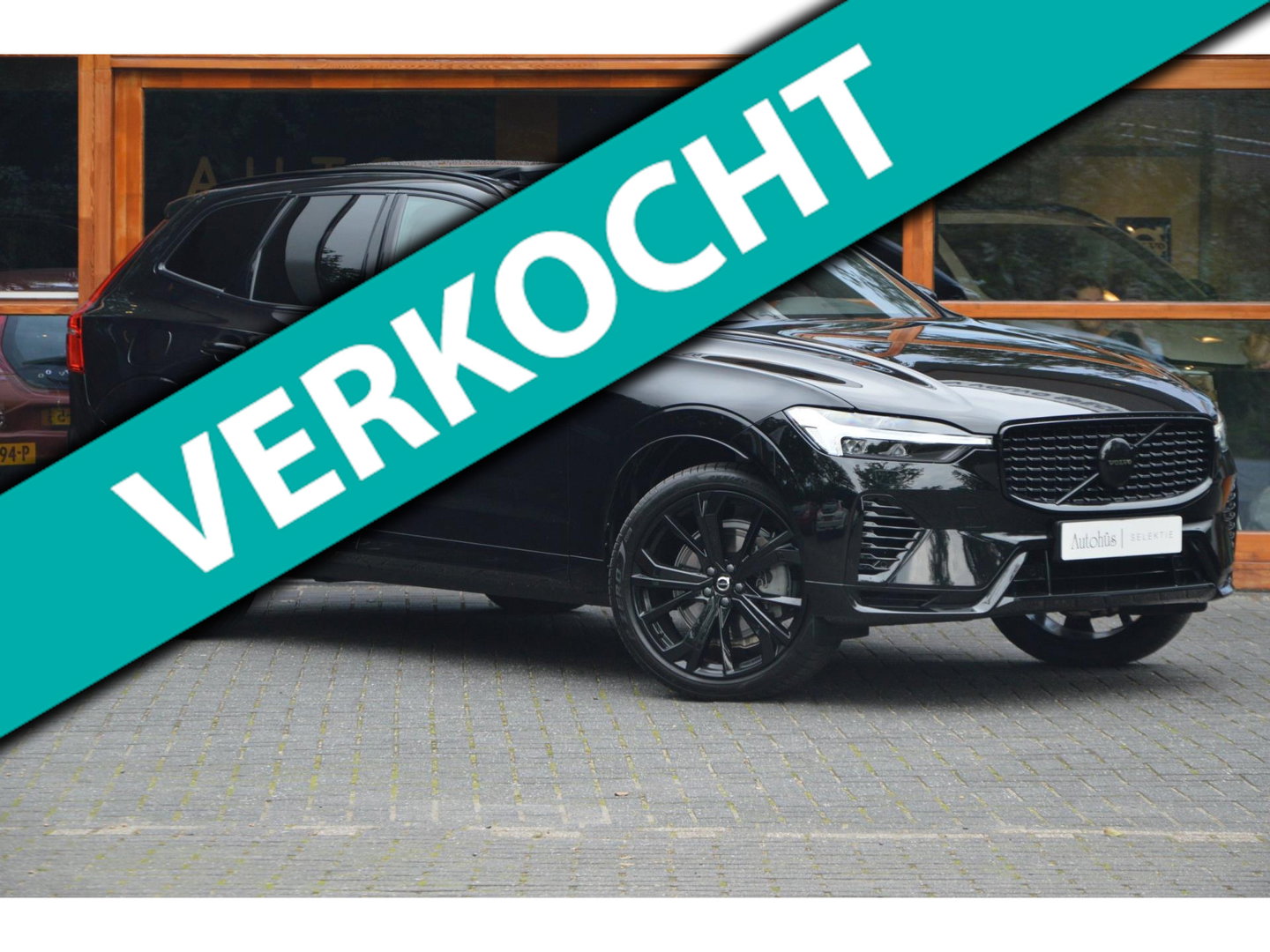 Volvo XC60 T8 Hybrid AWD Ultra Dark | Head-Up Display | 360° Camera | Trekhaak | Panoramadak | Harman/Kardon |