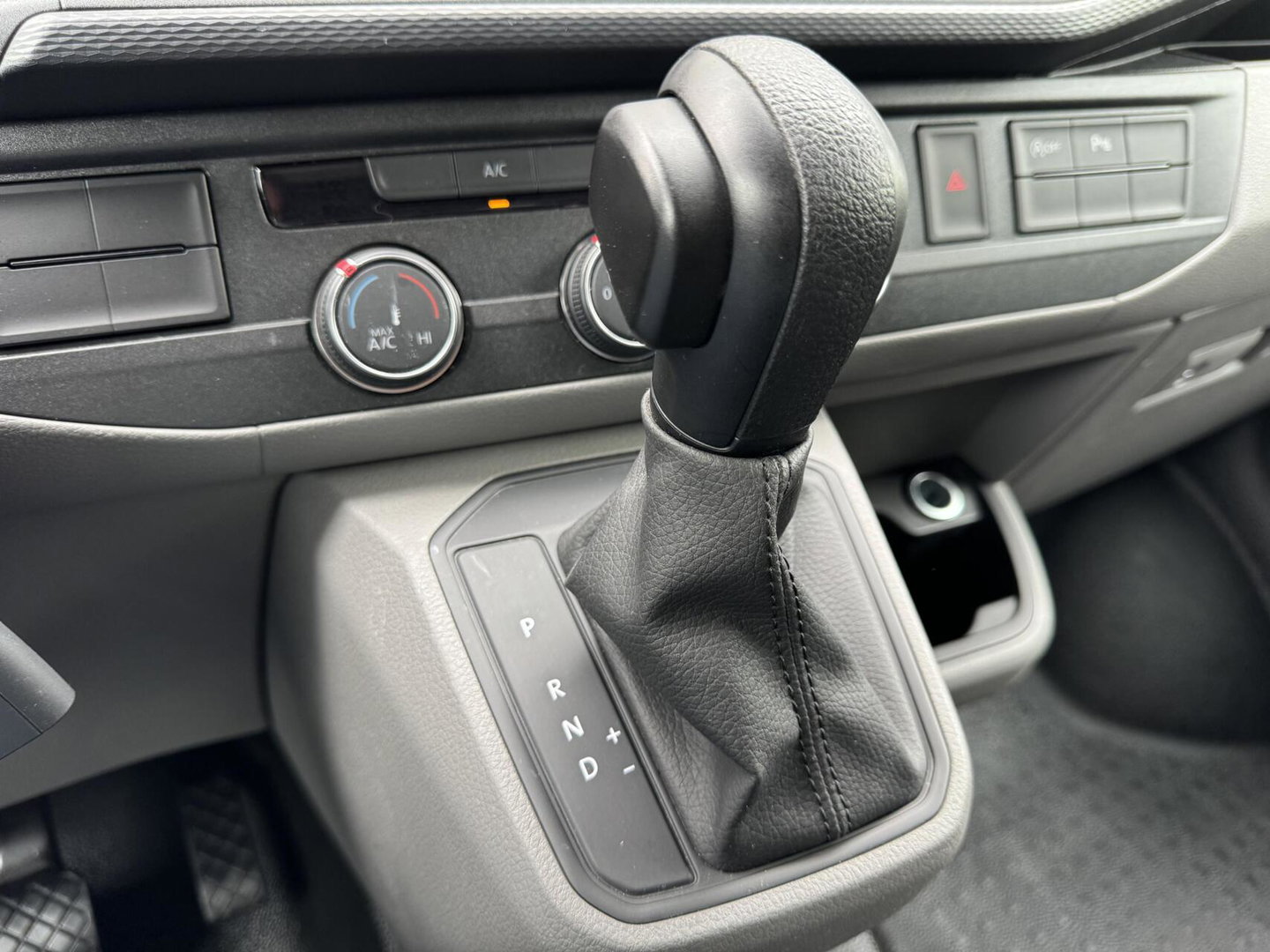 Volkswagen Transporter 2.0 TDI L1H1 Highline DSG Carplay Camera