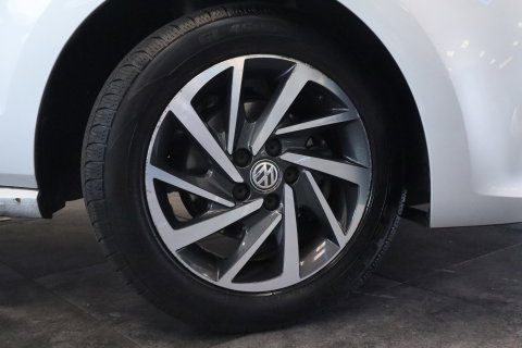 Volkswagen Polo 1.2 TSI Comfortline Business Cruisecontrol Navigatie Carplay PDC 24 Maanden garantie* (Vraag naar de voorwaarden)