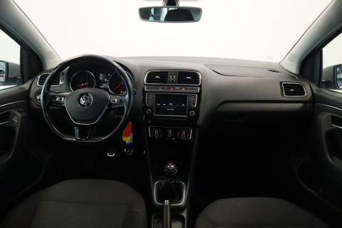 Volkswagen Polo 1.2 TSI Comfortline Business Cruisecontrol Navigatie Carplay PDC 24 Maanden garantie* (Vraag naar de voorwaarden)