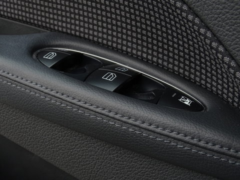 Mercedes-Benz E-Klasse 240 V6 Avantgarde / AMG / unieke conditie