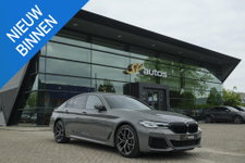 BMW 5 Serie - 520i 184pk M-sport Schuifdak *BTW* Comfortstoelen Individual Sfeerverlichting NLauto 1e Eigenaar