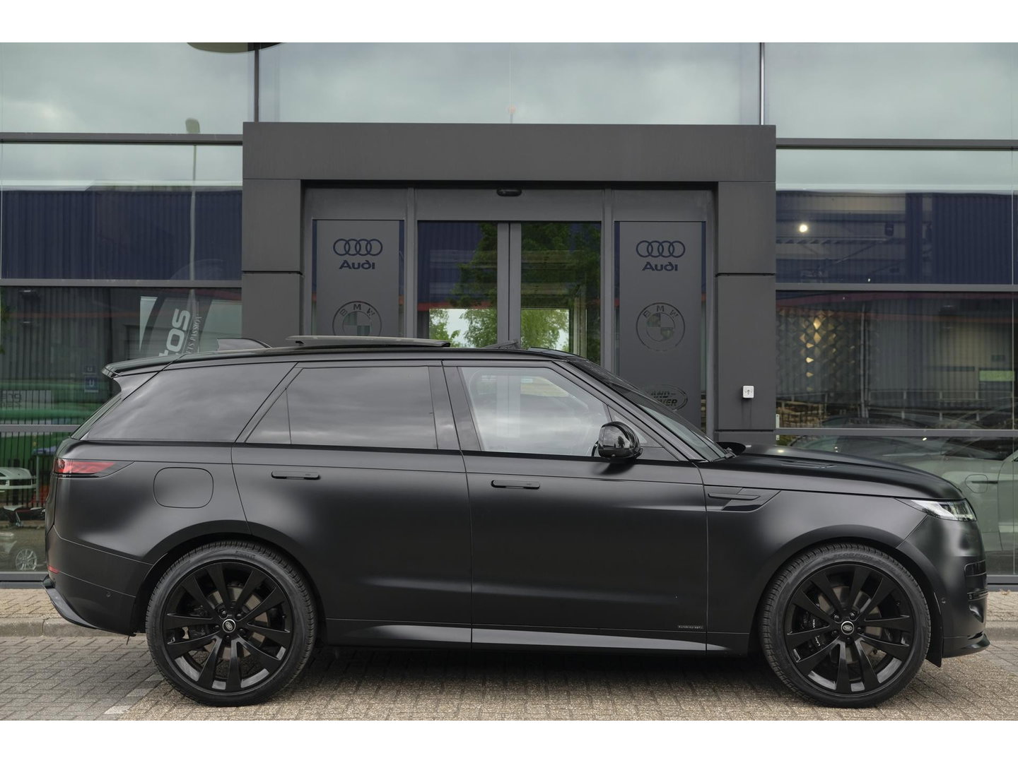 Land Rover Range Rover Sport D350 350pk Autobiography Panoramadak Massage Stoelkoeling Meridian 3d Trekhaak 23" LMV