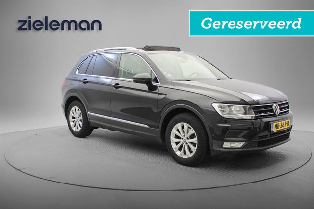 Volkswagen Tiguan - 1.4 TSI Connected Series - Panorama, Carplay, Camera, Massage, Stoelverw. Trekhaak GERESEVEERD!!!