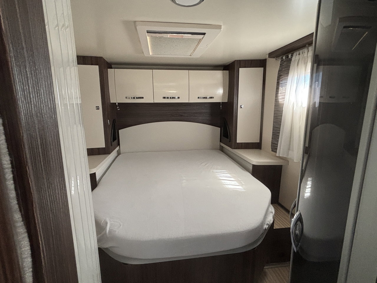 Benimar TESSORO 497 Automaat / Queensbed / Elektrische Hef