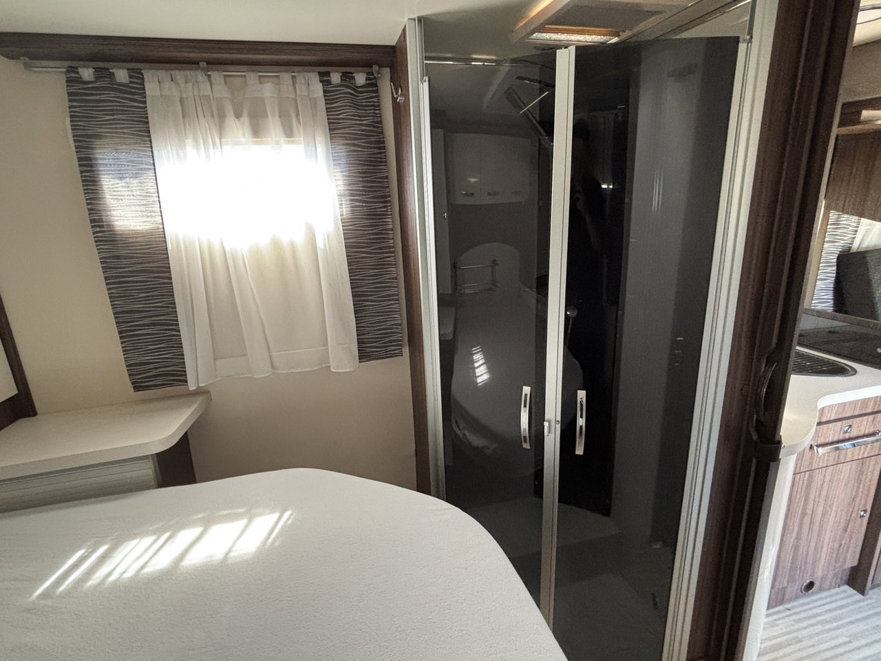 Benimar TESSORO 497 Automaat / Queensbed / Elektrische Hef