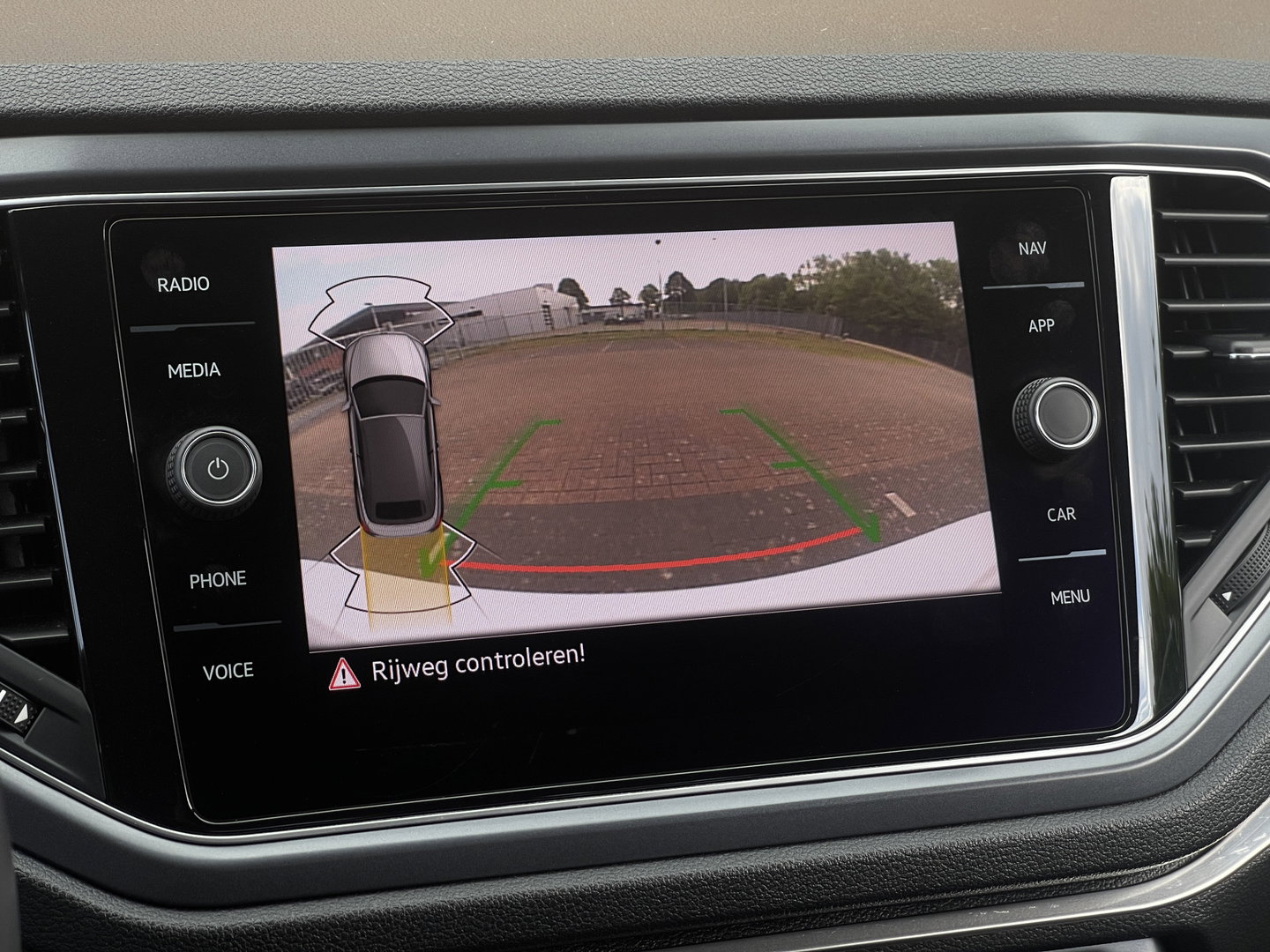 Volkswagen T-Roc Cabrio 1.5 TSI R-Line | Automaat | Lederen bekleding | Apple Carplay | Beats Audio | Navigatie | Keyless | DAB |