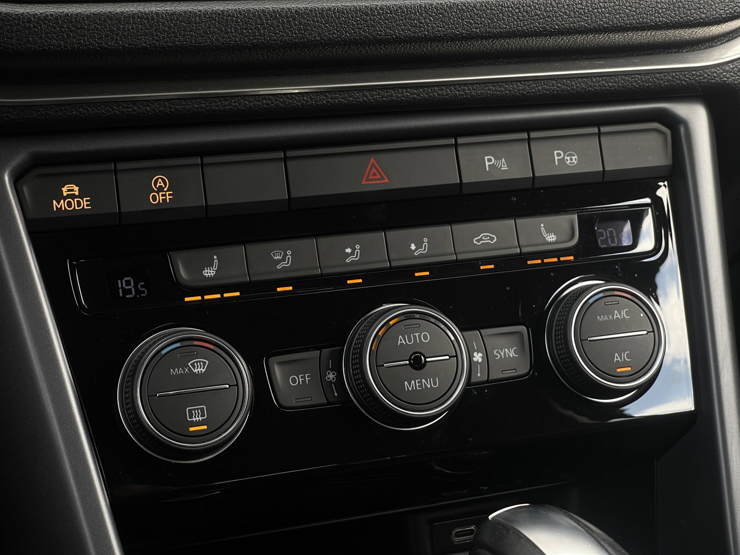 Volkswagen T-Roc Cabrio 1.5 TSI R-Line | Automaat | Lederen bekleding | Apple Carplay | Beats Audio | Navigatie | Keyless | DAB |