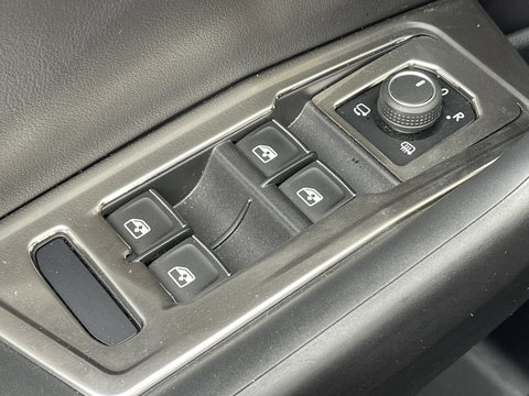 Volkswagen T-Roc Cabrio 1.5 TSI R-Line | Automaat | Lederen bekleding | Apple Carplay | Beats Audio | Navigatie | Keyless | DAB |