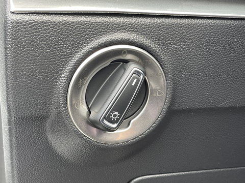 Volkswagen T-Roc Cabrio 1.5 TSI R-Line | Automaat | Lederen bekleding | Apple Carplay | Beats Audio | Navigatie | Keyless | DAB |