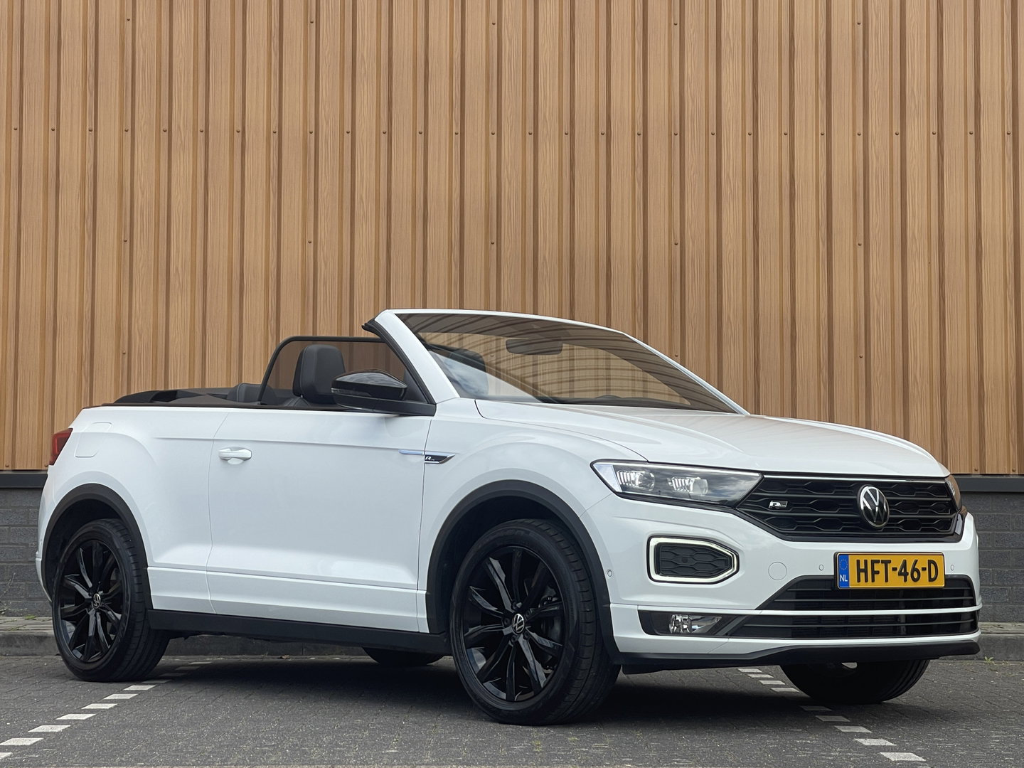 Volkswagen T-Roc Cabrio 1.5 TSI R-Line | Automaat | Lederen bekleding | Apple Carplay | Beats Audio | Navigatie | Keyless | DAB |