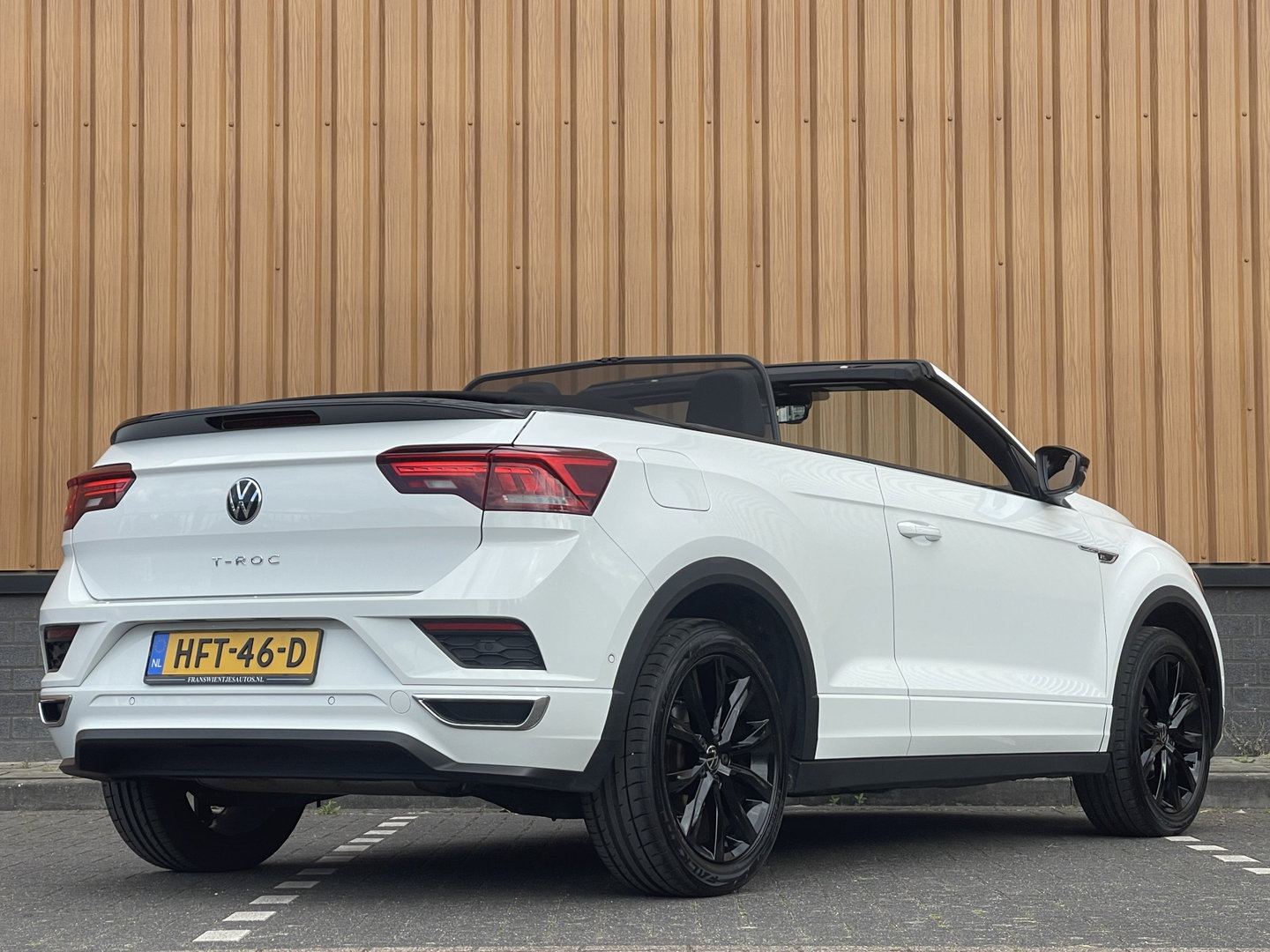 Volkswagen T-Roc Cabrio 1.5 TSI R-Line | Automaat | Lederen bekleding | Apple Carplay | Beats Audio | Navigatie | Keyless | DAB |