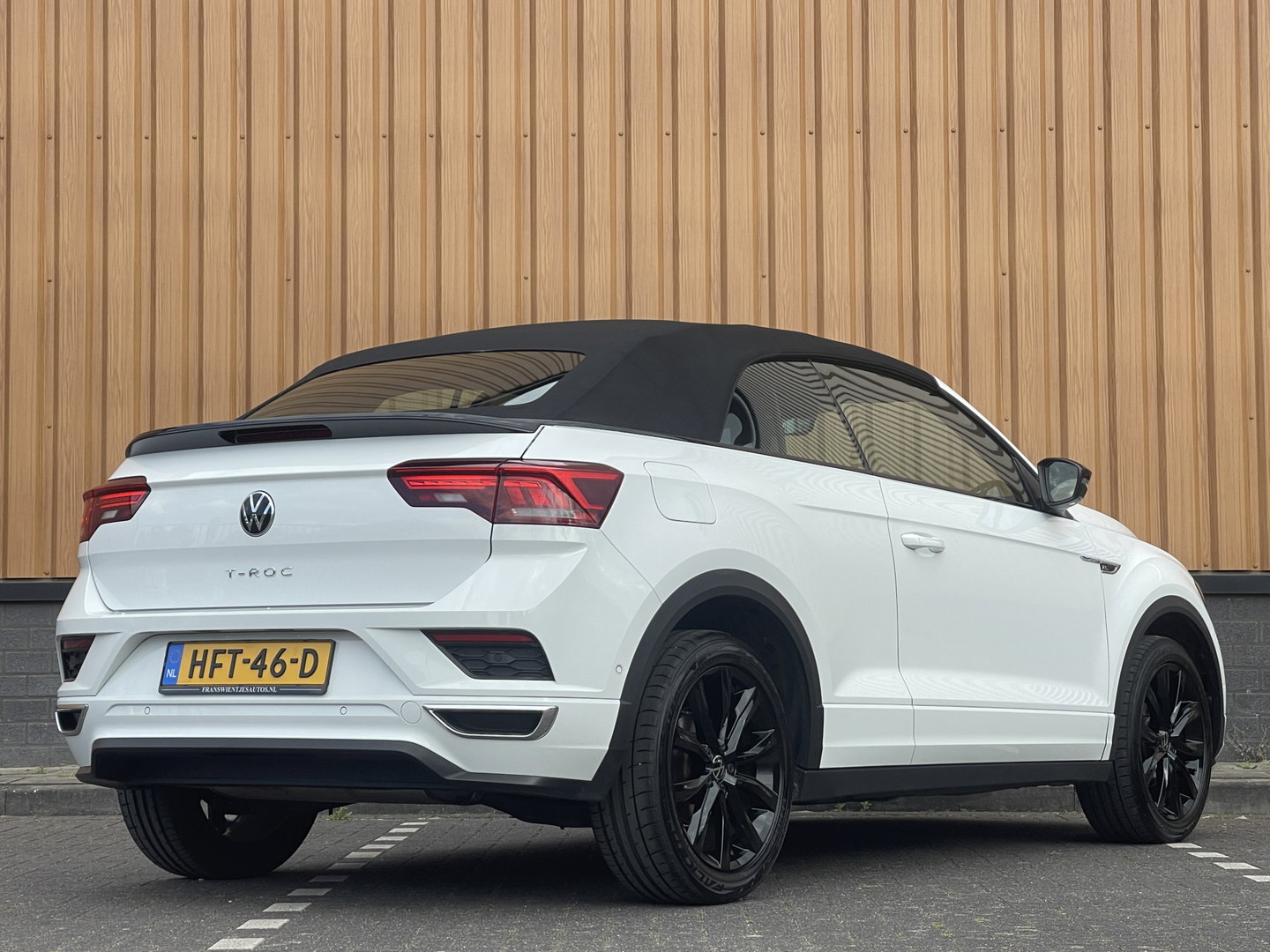 Volkswagen T-Roc Cabrio 1.5 TSI R-Line | Automaat | Lederen bekleding | Apple Carplay | Beats Audio | Navigatie | Keyless | DAB |