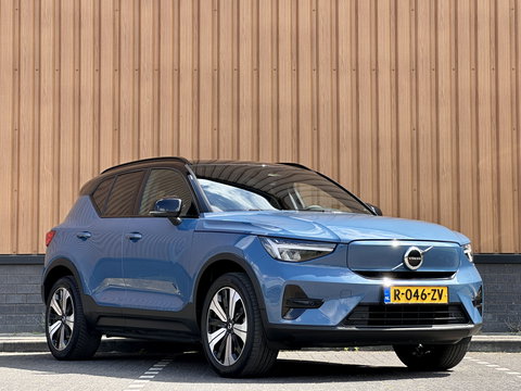 Volvo XC40 Recharge Plus 70 kWh | Achteruitrijcamera | Lederen Bekleding | Stoel-Stuurverwarming | Apple Carplay | ACC | Keyless | Parkeersensoren |