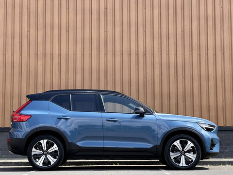 Volvo XC40 Recharge Plus 70 kWh | Achteruitrijcamera | Lederen Bekleding | Stoel-Stuurverwarming | Apple Carplay | ACC | Keyless | Parkeersensoren |