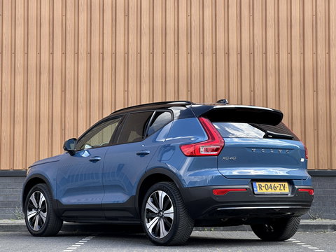Volvo XC40 Recharge Plus 70 kWh | Achteruitrijcamera | Lederen Bekleding | Stoel-Stuurverwarming | Apple Carplay | ACC | Keyless | Parkeersensoren |
