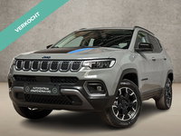 Jeep Compass - 4xe 240 Plug-in Hybrid Electric Trailhawk 240Pk Automaat (PANORAMADAK, APPLE CARPLAY, GROOT NAVI, CAMERA, LEDER, SPORTSTOELEN, GETINT GLAS, ADAPTIVE CRUISE, NIEUWSTAAT)