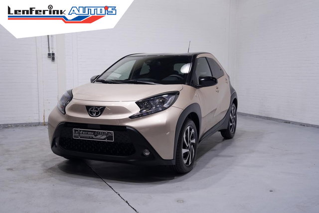 Toyota Aygo - X 1.0 VVT-i Team Deutschland Achteruitrijcamera Apple Carplay Stoelverwarming