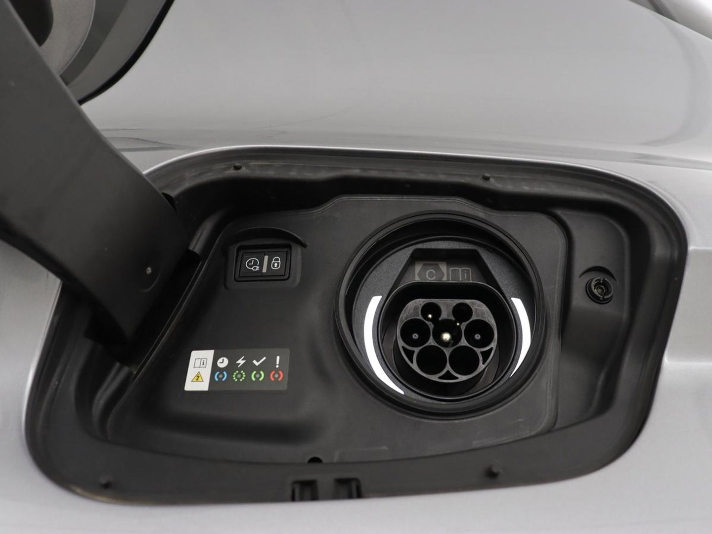 Peugeot 308 1.6 Plug-in Hybrid 180 Active Pack Business | SOH 95,4% | Carplay | Full LED | Cruise control | Parkeerhulp | Climate control | Digital Cockpit | PHEV