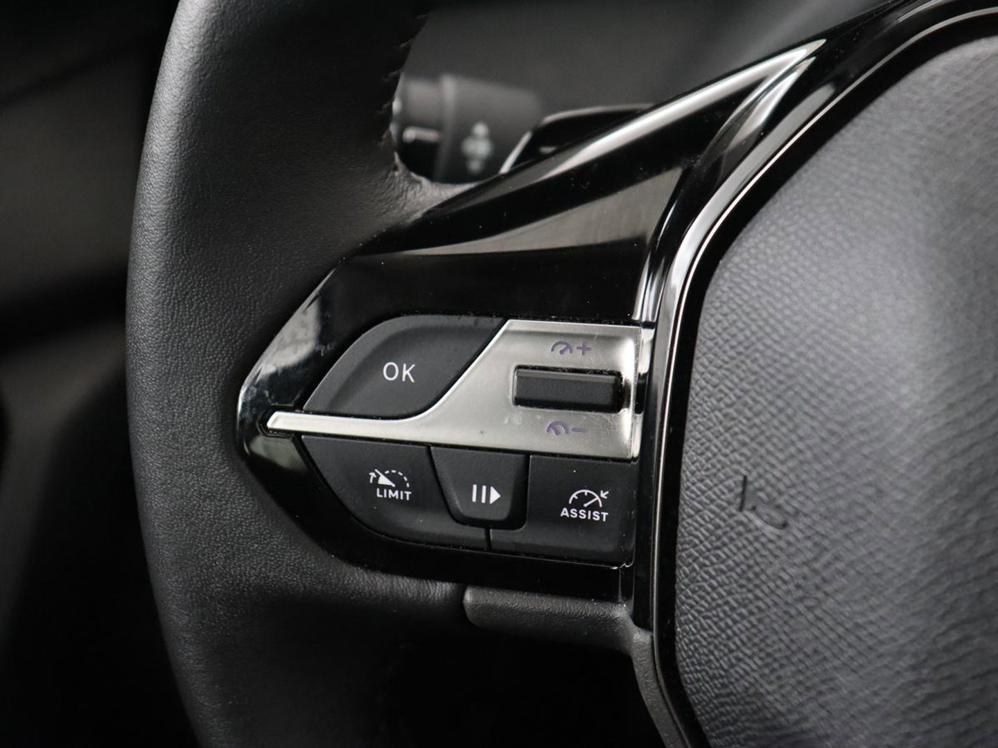 Peugeot 308 1.6 Plug-in Hybrid 180 Active Pack Business | SOH 95,4% | Carplay | Full LED | Cruise control | Parkeerhulp | Climate control | Digital Cockpit | PHEV