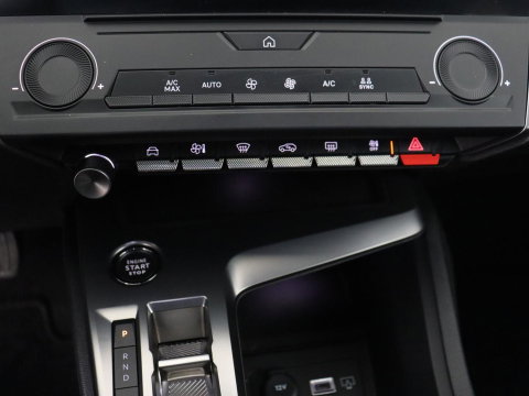 Peugeot 308 1.6 Plug-in Hybrid 180 Active Pack Business | SOH 95,4% | Carplay | Full LED | Cruise control | Parkeerhulp | Climate control | Digital Cockpit | PHEV