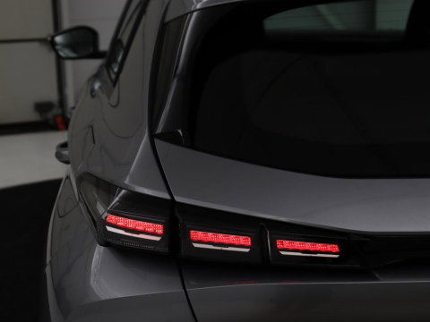 Peugeot 308 1.6 Plug-in Hybrid 180 Active Pack Business | SOH 95,4% | Carplay | Full LED | Cruise control | Parkeerhulp | Climate control | Digital Cockpit | PHEV