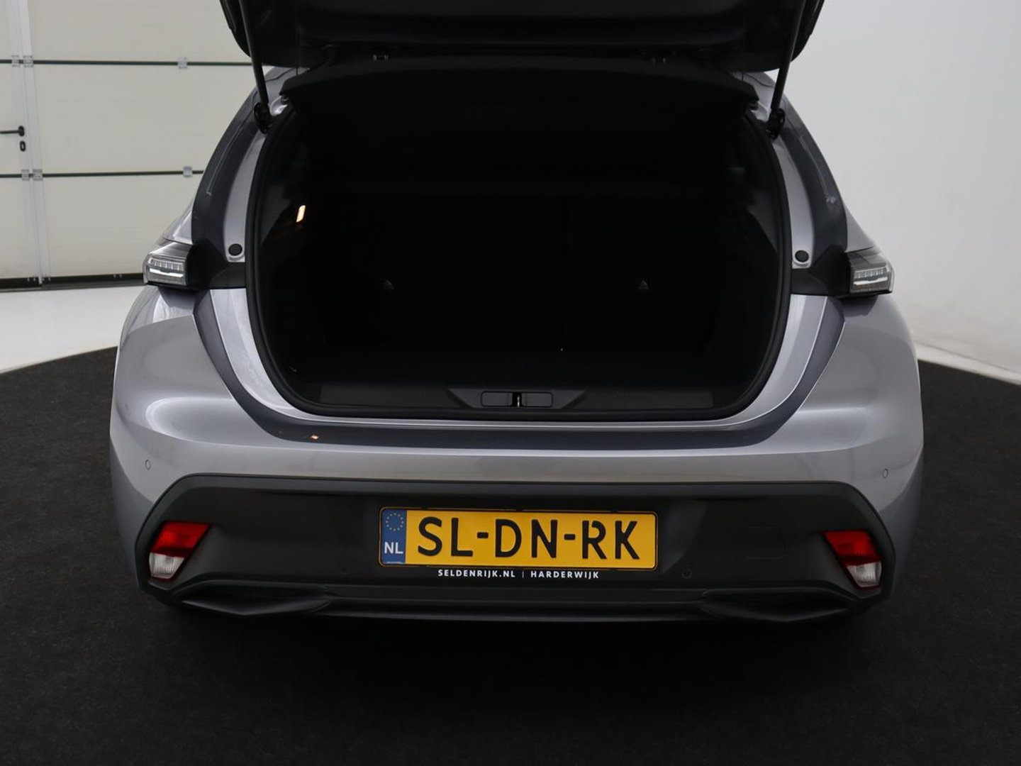 Peugeot 308 1.6 Plug-in Hybrid 180 Active Pack Business | SOH 95,4% | Carplay | Full LED | Cruise control | Parkeerhulp | Climate control | Digital Cockpit | PHEV