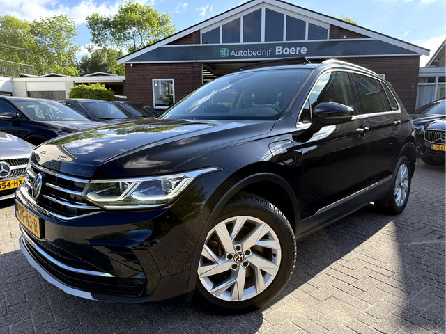 Volkswagen Tiguan - 1.4 TSI eHybrid Elegance Business Panoramadak, Trekhaak, Winterpakket