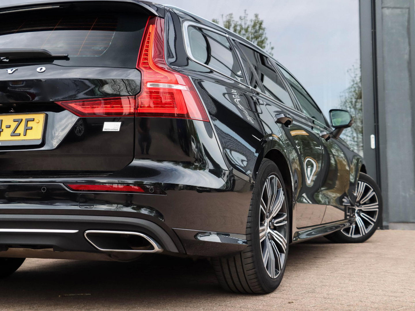 Volvo V60 T6 Plug-in hybrid AWD Inscription | SoH 95,9%