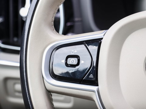 Volvo V60 T6 Plug-in hybrid AWD Inscription | SoH 95,9%