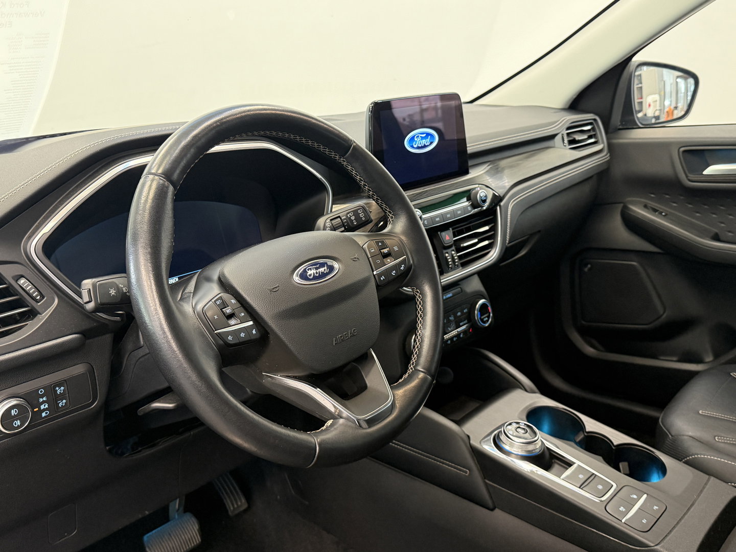 Ford Kuga 2.5 PHEV Vignale B&O Verwarmde achterbank Elec klep 24 Maanden garantie* (Vraag naar de voorwaarden)
