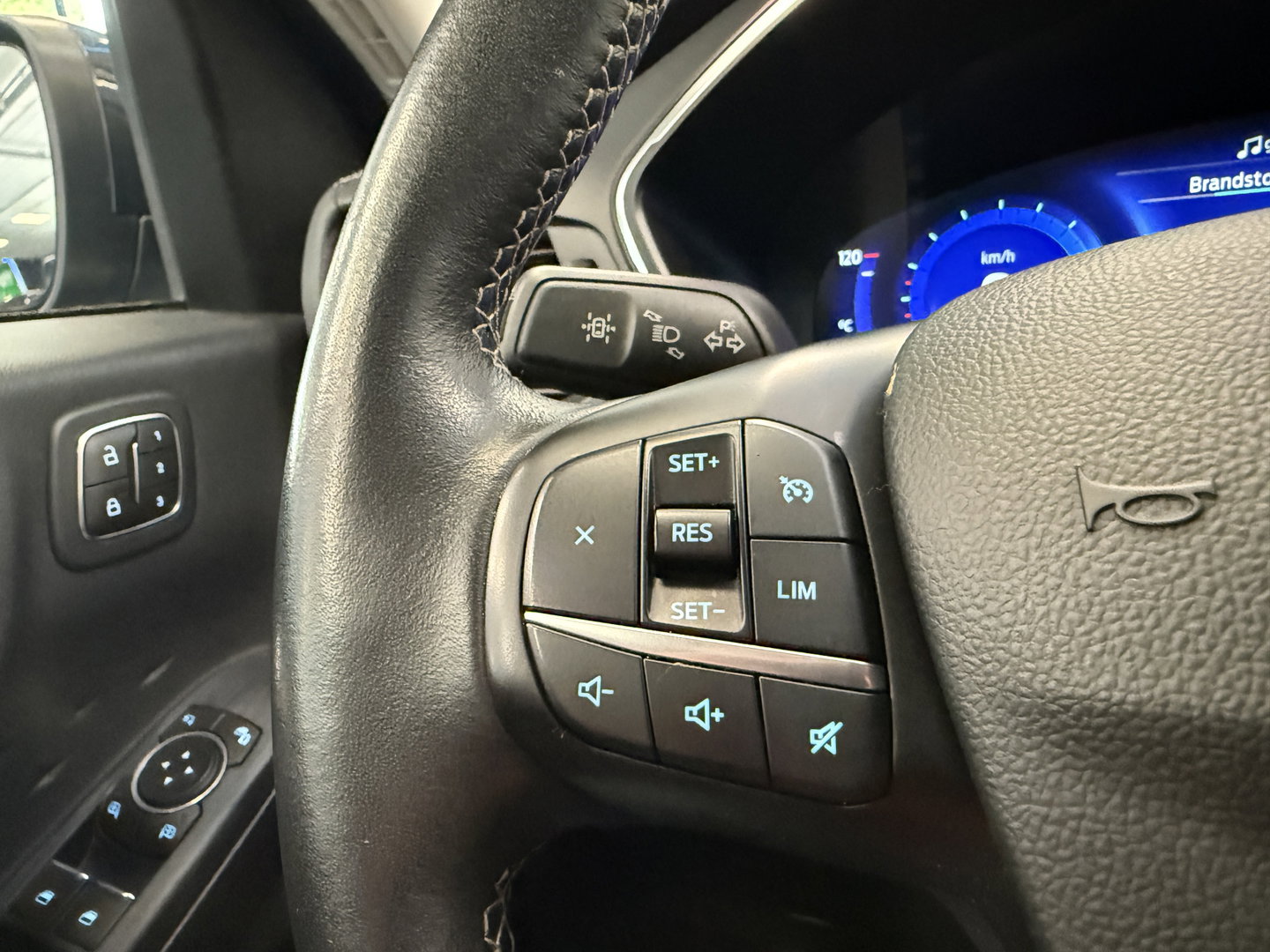 Ford Kuga 2.5 PHEV Vignale B&O Verwarmde achterbank Elec klep 24 Maanden garantie* (Vraag naar de voorwaarden)