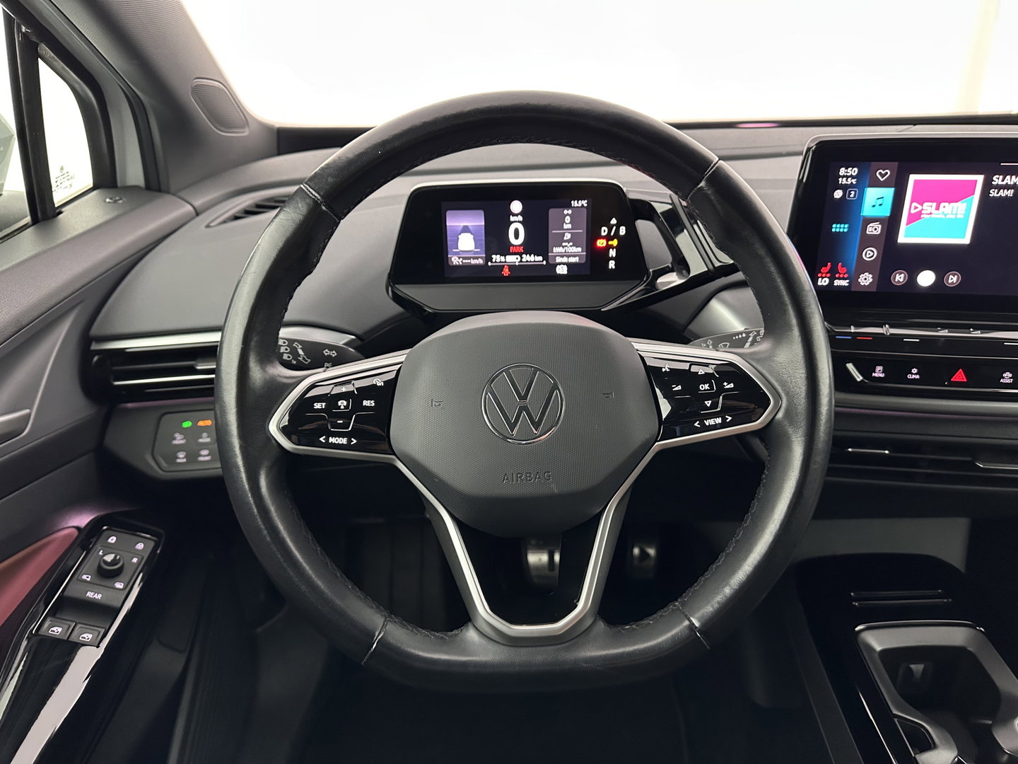 Volkswagen ID.4 Business 77 kWh [ 3-Fase-11kW ] {SOH-83%} (INCL.BTW) *LEATHER-FABRIC | ADAPTIVE-CRUISE | FULL-LED | HEATED-COMFORTSEATS | KEYLESS | CAMERA | DIGI-COCKPIT | DAB | NAVI-FULLMAP | PRIVACY-GLASS | ECC | PDC | TOWBAR | 19''ALU*