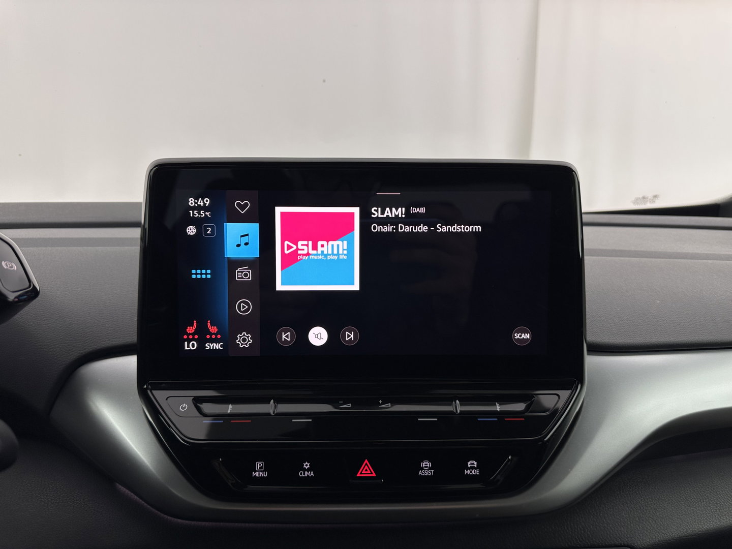 Volkswagen ID.4 Business 77 kWh [ 3-Fase-11kW ] {SOH-83%} (INCL.BTW) *LEATHER-FABRIC | ADAPTIVE-CRUISE | FULL-LED | HEATED-COMFORTSEATS | KEYLESS | CAMERA | DIGI-COCKPIT | DAB | NAVI-FULLMAP | PRIVACY-GLASS | ECC | PDC | TOWBAR | 19''ALU*