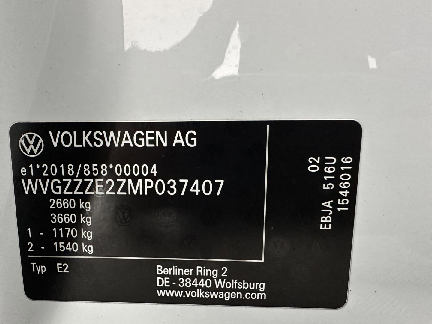 Volkswagen ID.4 Business 77 kWh [ 3-Fase-11kW ] {SOH-83%} (INCL.BTW) *LEATHER-FABRIC | ADAPTIVE-CRUISE | FULL-LED | HEATED-COMFORTSEATS | KEYLESS | CAMERA | DIGI-COCKPIT | DAB | NAVI-FULLMAP | PRIVACY-GLASS | ECC | PDC | TOWBAR | 19''ALU*