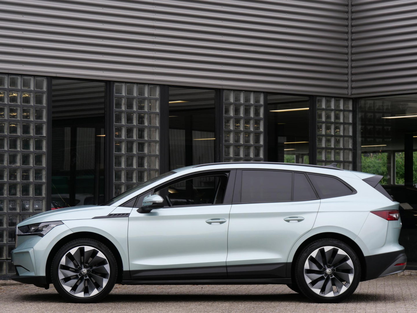 Škoda Enyaq iV 60/ LEER/ ASSISTENTIE PACK/ COMFORT PACK/ LICHT PACK/ 21INCH VELGEN/ SOH 92%