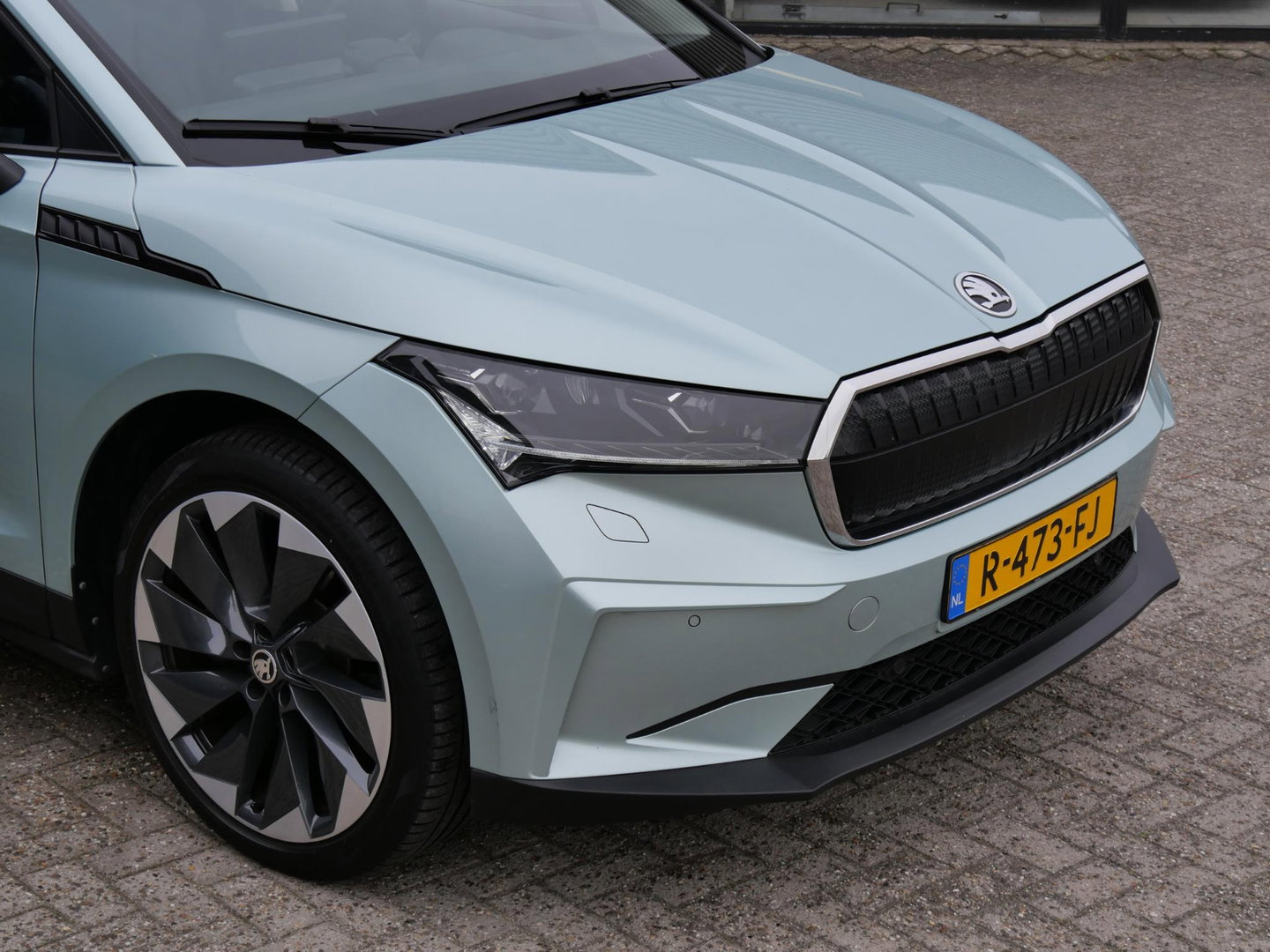 Škoda Enyaq iV 60/ LEER/ ASSISTENTIE PACK/ COMFORT PACK/ LICHT PACK/ 21INCH VELGEN/ SOH 92%