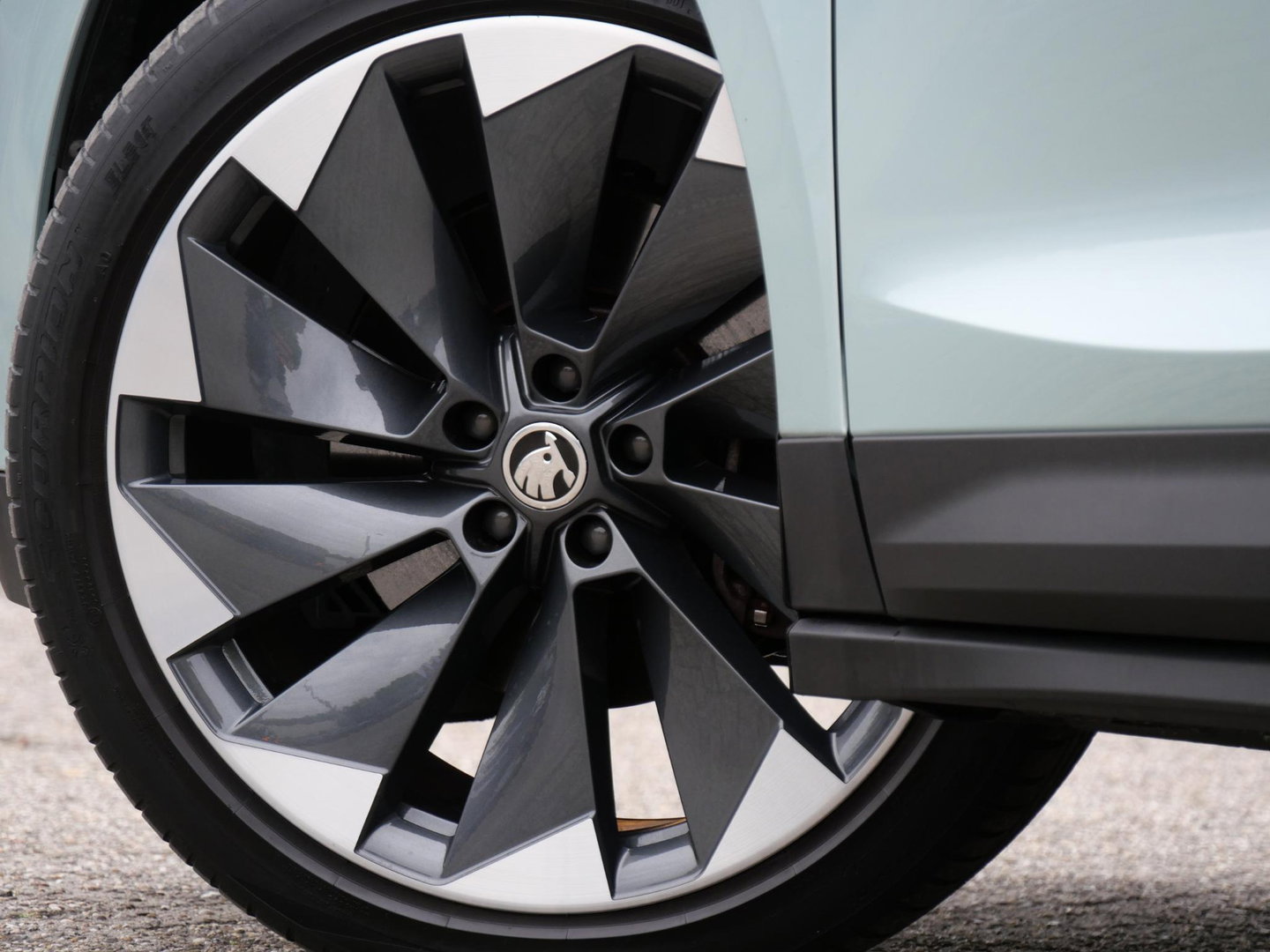 Škoda Enyaq iV 60/ LEER/ ASSISTENTIE PACK/ COMFORT PACK/ LICHT PACK/ 21INCH VELGEN/ SOH 92%