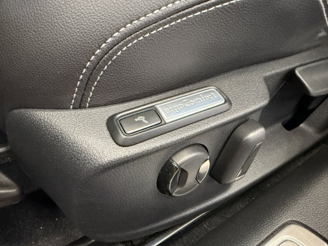 Volkswagen Passat Variant 1.4 TSI ACT Connected Series Plus Carplay Parkeerksensoren Navigatie 24 Maanden garantie* (Vraag naar de voorwaarden)