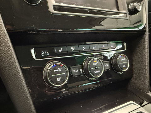 Volkswagen Passat Variant 1.4 TSI ACT Connected Series Plus Carplay Parkeerksensoren Navigatie 24 Maanden garantie* (Vraag naar de voorwaarden)