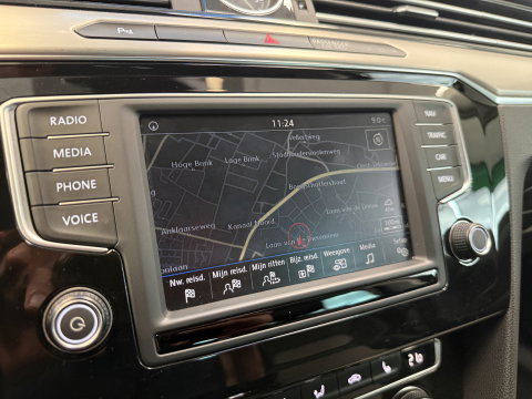 Volkswagen Passat Variant 1.4 TSI ACT Connected Series Plus Carplay Parkeerksensoren Navigatie 24 Maanden garantie* (Vraag naar de voorwaarden)