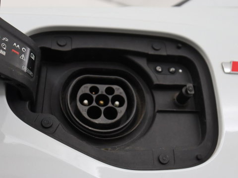 Audi Q3 45 TFSIe S edition | SOH 88% | Sportstoelen | Carplay | Trekhaak | Virtual Cockpit | Navigatie | Camera | Full LED | Half leder | Sfeerverlichting | Climate control | Parkeeerhulp | Cruise control | PHEV | Plug In