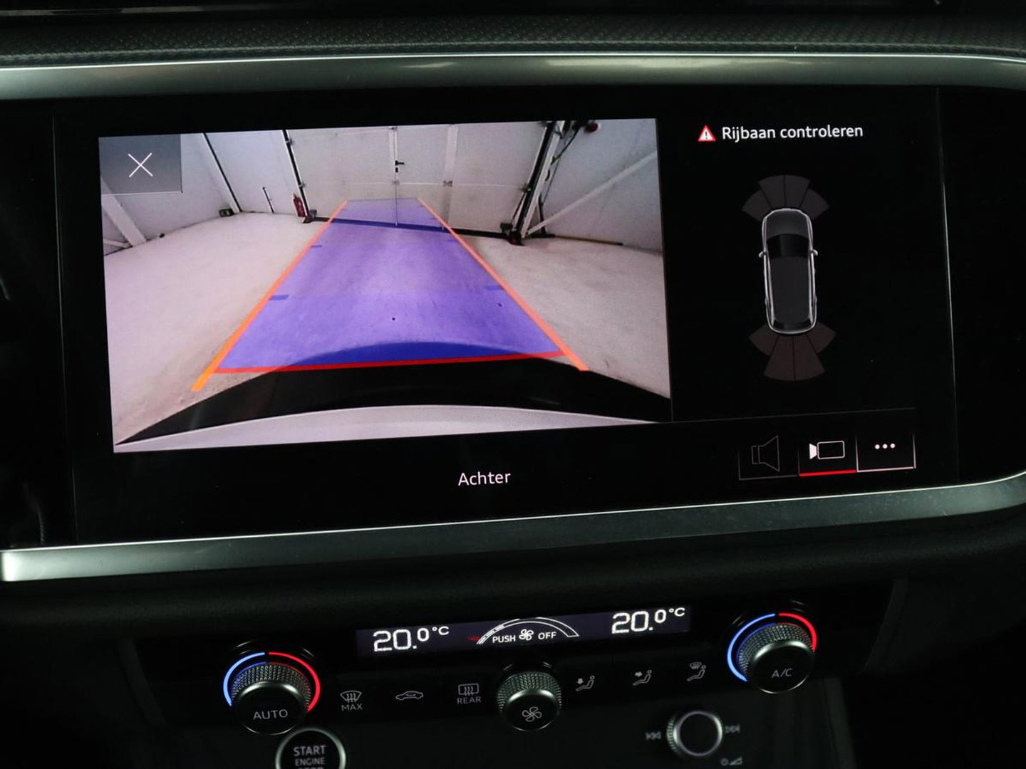 Audi Q3 45 TFSIe S edition | SOH 88% | Sportstoelen | Carplay | Trekhaak | Virtual Cockpit | Navigatie | Camera | Full LED | Half leder | Sfeerverlichting | Climate control | Parkeeerhulp | Cruise control | PHEV | Plug In