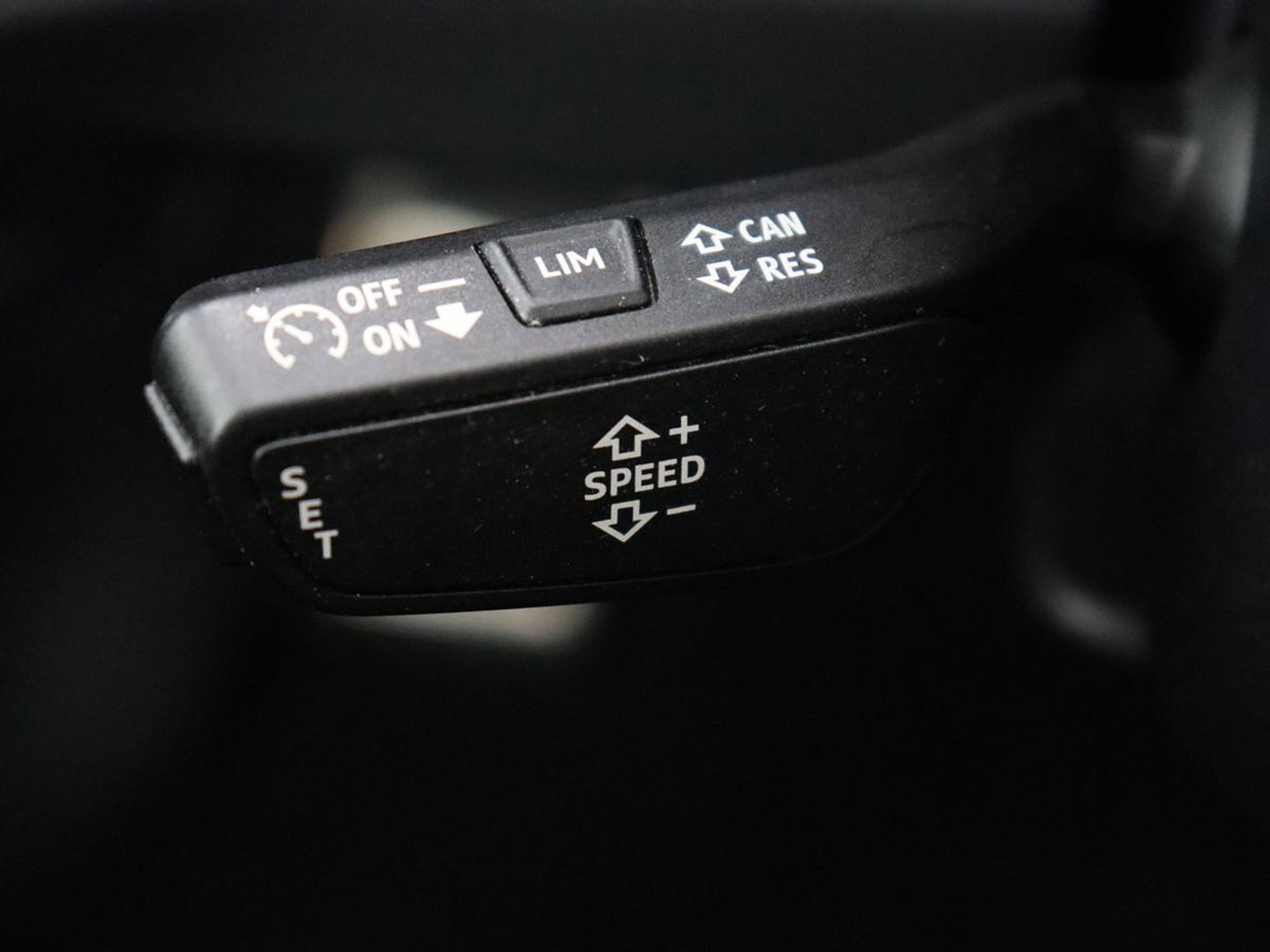 Audi Q3 45 TFSIe S edition | SOH 88% | Sportstoelen | Carplay | Trekhaak | Virtual Cockpit | Navigatie | Camera | Full LED | Half leder | Sfeerverlichting | Climate control | Parkeeerhulp | Cruise control | PHEV | Plug In
