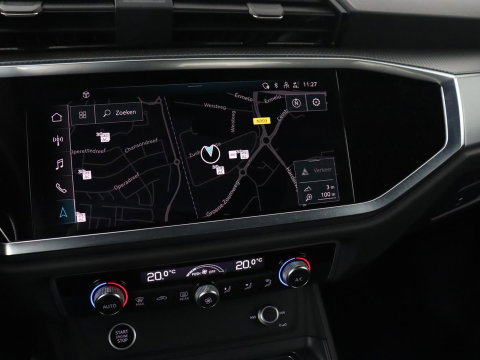 Audi Q3 45 TFSIe S edition | SOH 88% | Sportstoelen | Carplay | Trekhaak | Virtual Cockpit | Navigatie | Camera | Full LED | Half leder | Sfeerverlichting | Climate control | Parkeeerhulp | Cruise control | PHEV | Plug In