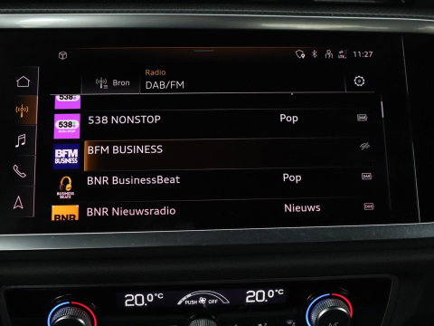 Audi Q3 45 TFSIe S edition | SOH 88% | Sportstoelen | Carplay | Trekhaak | Virtual Cockpit | Navigatie | Camera | Full LED | Half leder | Sfeerverlichting | Climate control | Parkeeerhulp | Cruise control | PHEV | Plug In