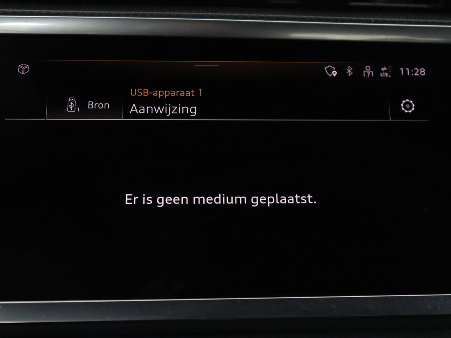 Audi Q3 45 TFSIe S edition | SOH 88% | Sportstoelen | Carplay | Trekhaak | Virtual Cockpit | Navigatie | Camera | Full LED | Half leder | Sfeerverlichting | Climate control | Parkeeerhulp | Cruise control | PHEV | Plug In